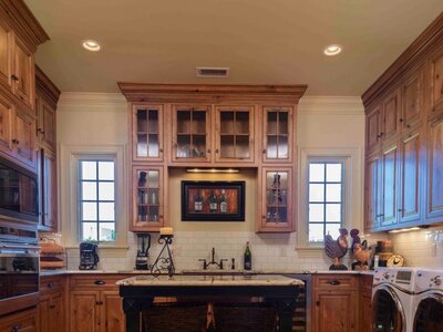 Live Sawn White Oak Flooring w/Golden Oak Satin Urethane