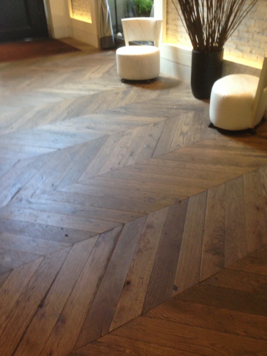 wide plank reclaimed oak flooring