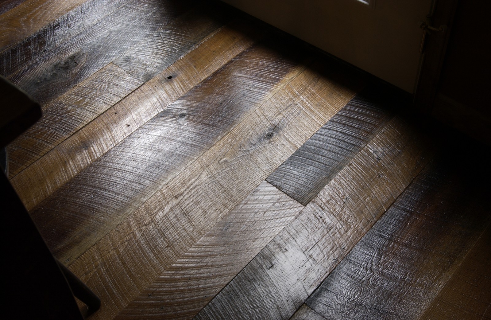 wide plank reclaimed oak flooring