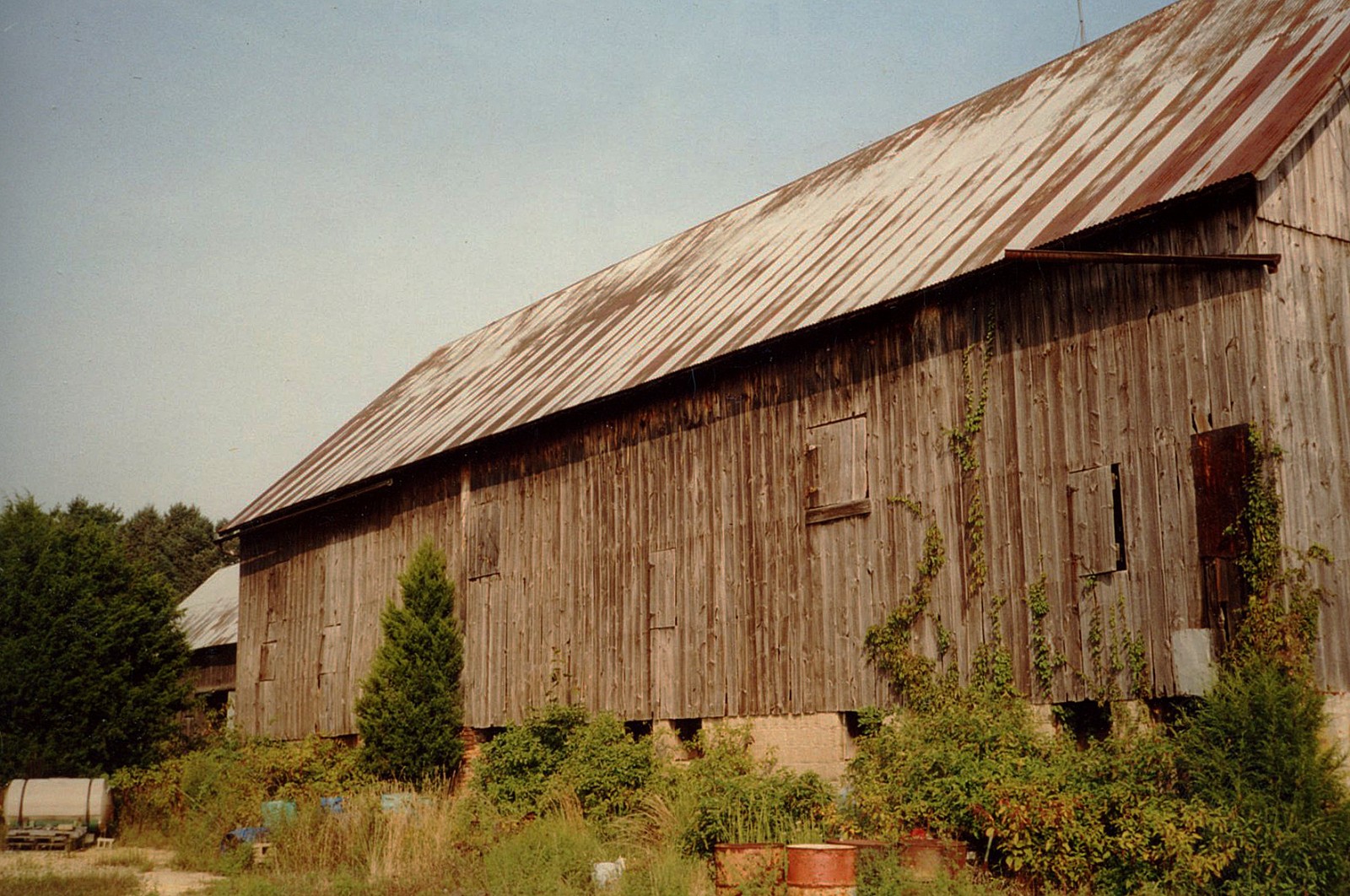 KD Woods Company - A pictorial catalog of reclaimed barns - They served