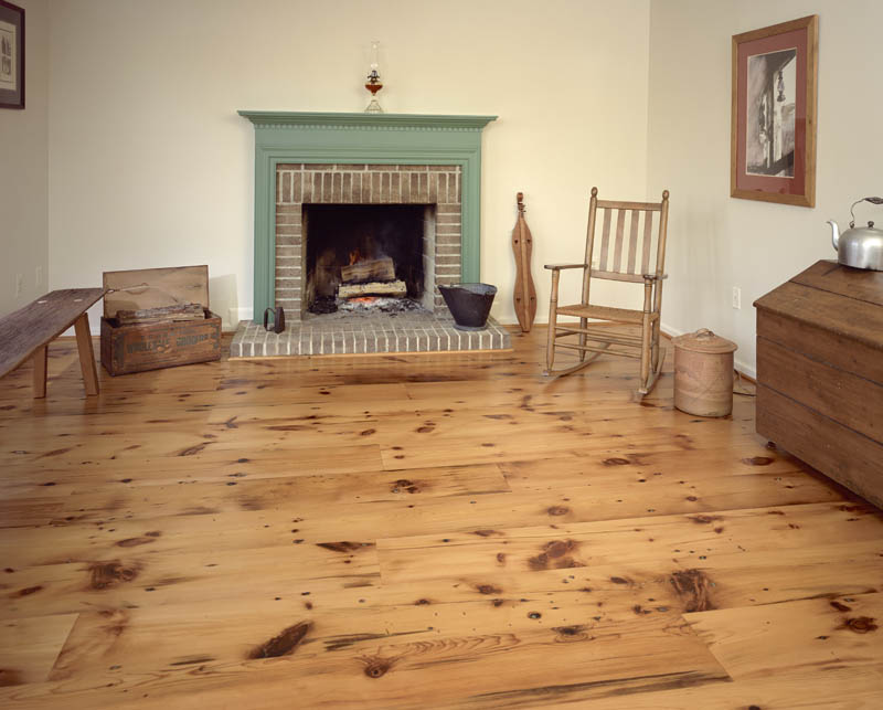 Reclaimed White Pine Distressed, Distressed Pine Laminate Flooring