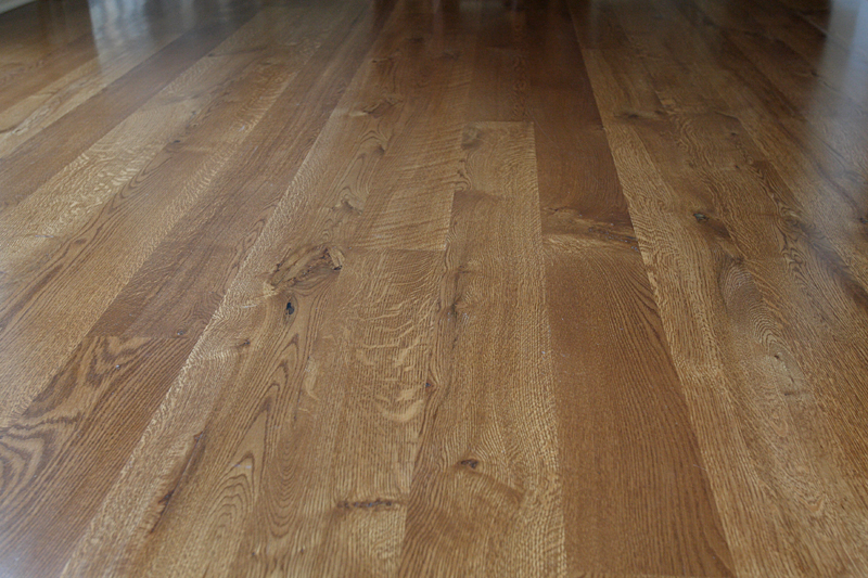 wide plank reclaimed oak flooring